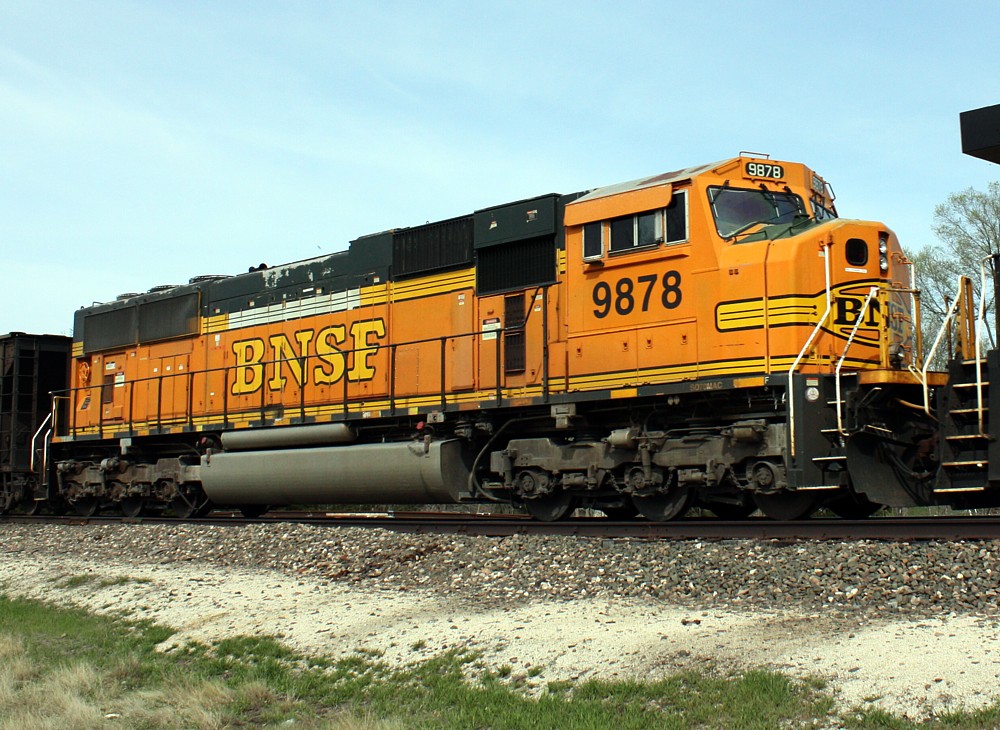 BNSF 9878